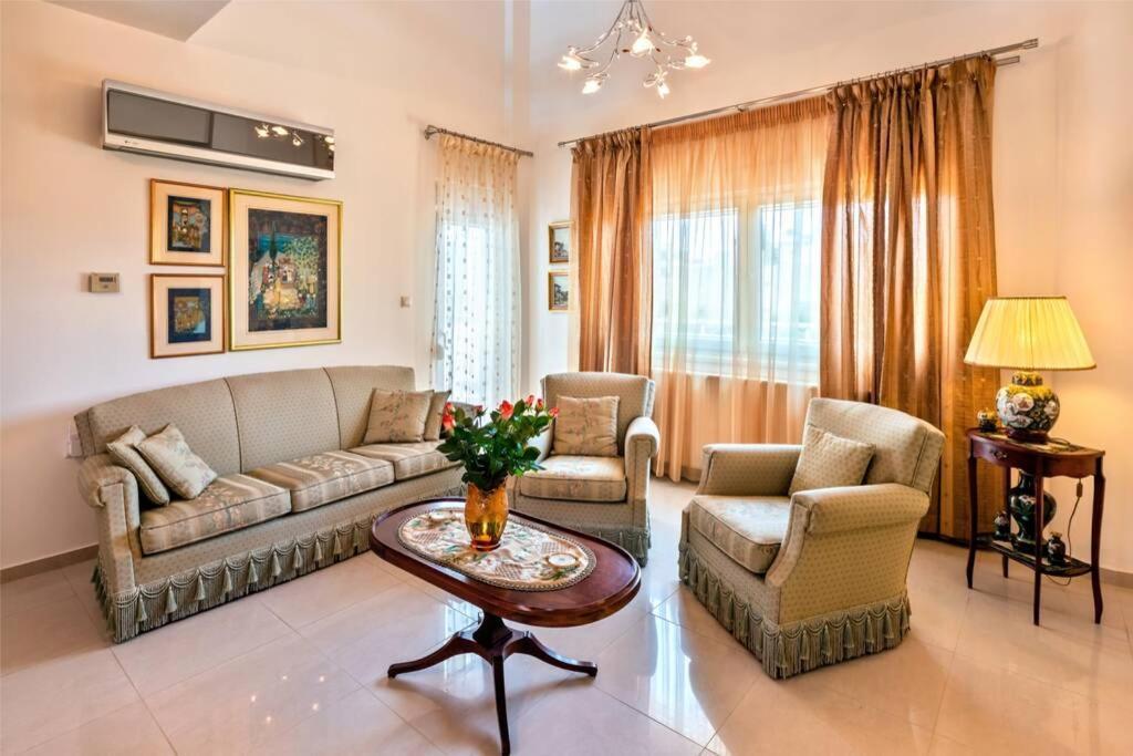Art Antique Deluxe Villa Ierapetra  Bagian luar foto